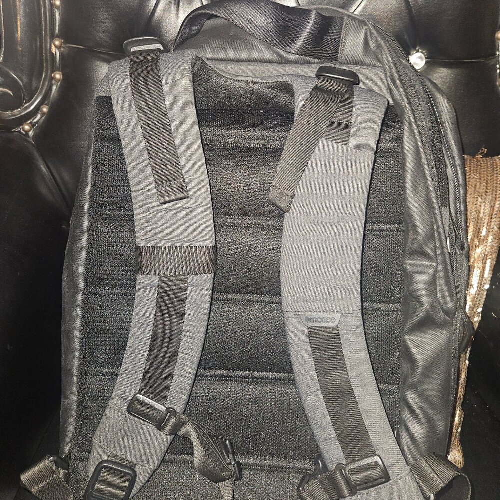 INCASE Slim Laptop Backpack - Picture 3 of 3